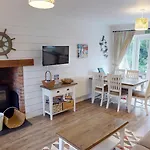 Wren - Part Of The The Bay Filey Village With Pool, Gym And Direct Access, Pub, Restaurant, Tennis And Meadows Walks * Reighton
