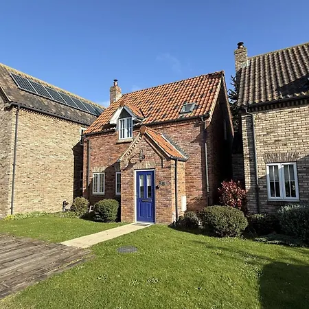 Wren - Part Of The The Bay Filey Village With Pool, Gym And Direct Access, Pub, Restaurant, Tennis And Meadows Walks Reighton