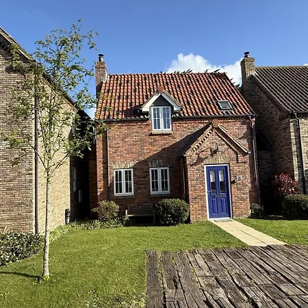 Wren - Part Of The The Bay Filey Village With Pool, Gym And Direct Access, Pub, Restaurant, Tennis And Meadows Walks Reighton