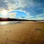Wren - Part Of The The Bay Filey Village With Pool, Gym And Direct Access, Pub, Restaurant, Tennis And Meadows Walks Reighton