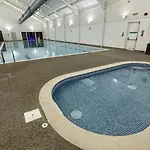 Wren - Part Of The The Bay Filey Village With Pool, Gym And Direct Access, Pub, Restaurant, Tennis And Meadows Walks Reighton