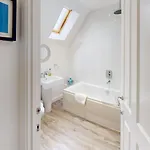 Wren - Part Of The The Bay Filey Village With Pool, Gym And Direct Access, Pub, Restaurant, Tennis And Meadows Walks *