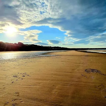 Wren - Part Of The The Bay Filey Village With Pool, Gym And Direct Access, Pub, Restaurant, Tennis And Meadows Walks Reighton